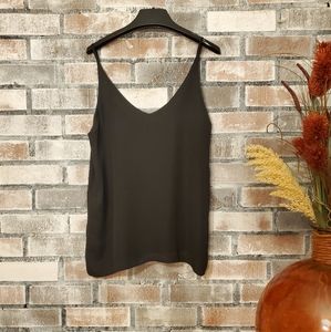 Black tank top meduim